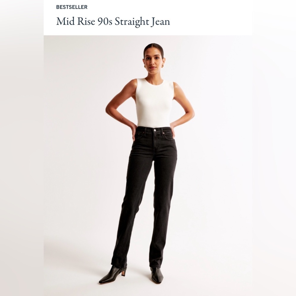 NWT A&F Mid-Rise 90s Straight Jean